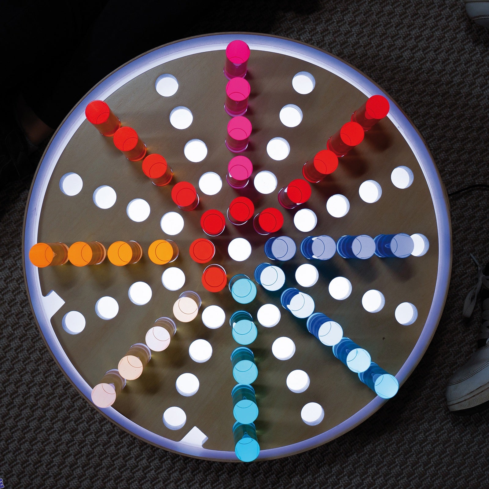 Afbeeelding van het spel Acrylcilinders in verschillende lengtes – set van 30, speciaal geselecteerd  voor ouderen met dementie.