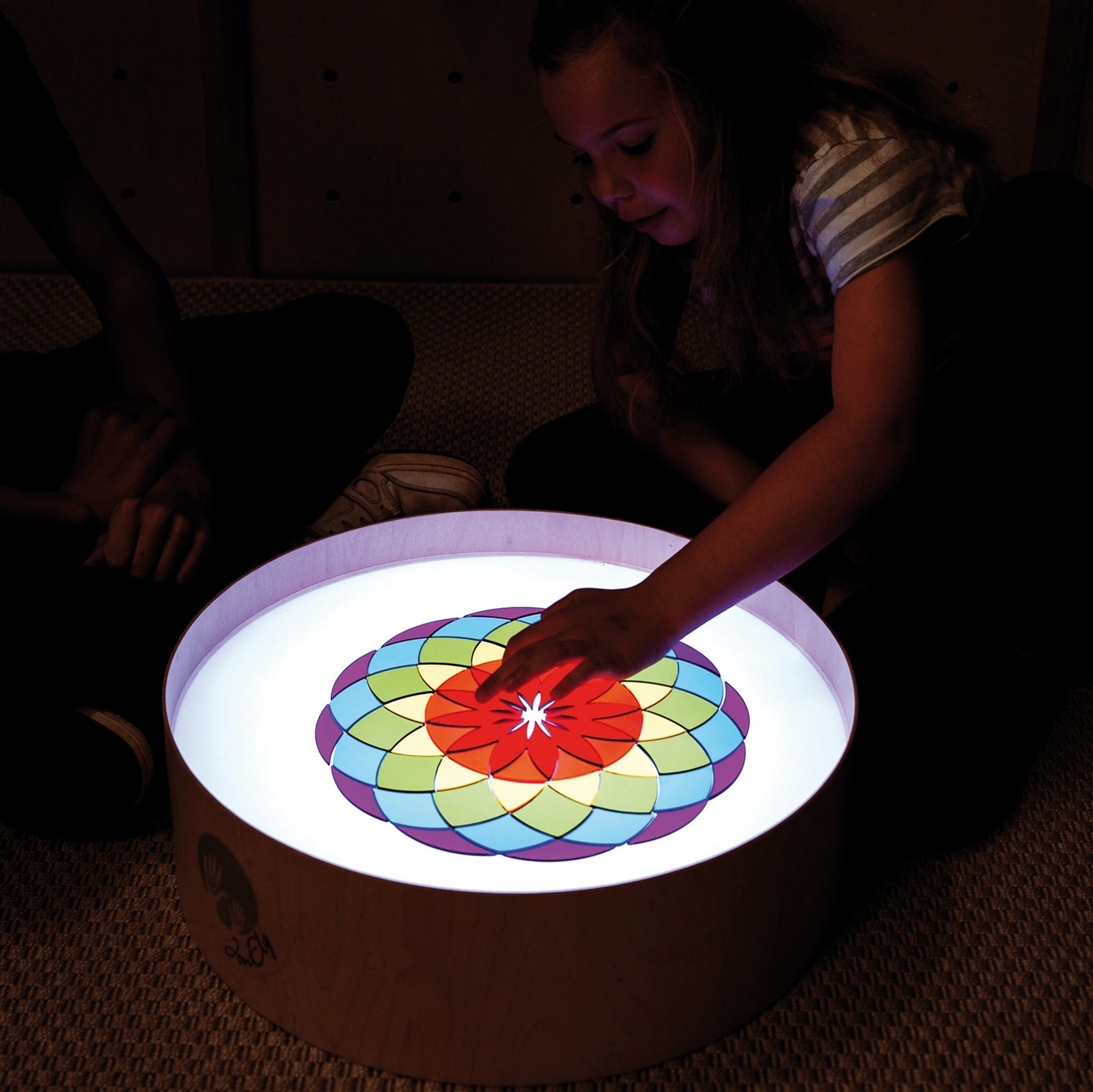 Afbeeelding van het spel Acryl Vorm Grote Mandala, speciaal geselecteerd  voor ouderen met dementie.