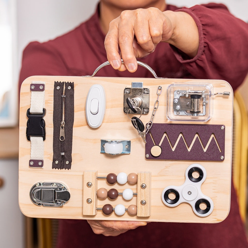 Aktivitätsbrett aus Holz