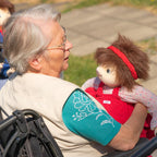 Afbeeelding van het spel Empathiepop Ingrid, speciaal geselecteerd  voor ouderen met dementie.